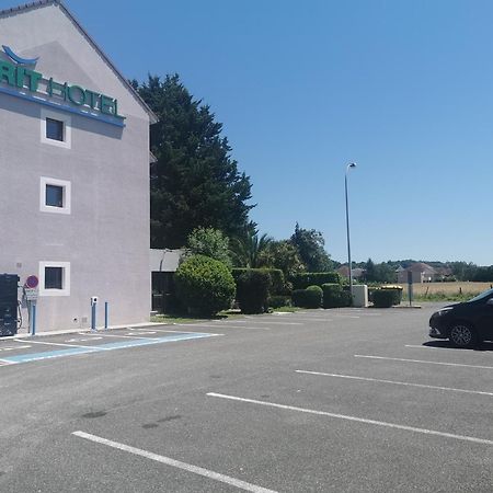 Brit Hotel Confort Pau Lons Exteriör bild
