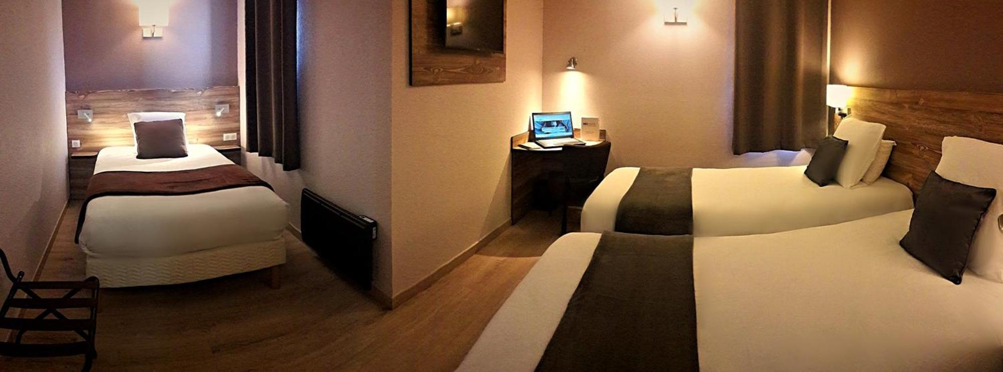 Brit Hotel Confort Pau Lons Exteriör bild
