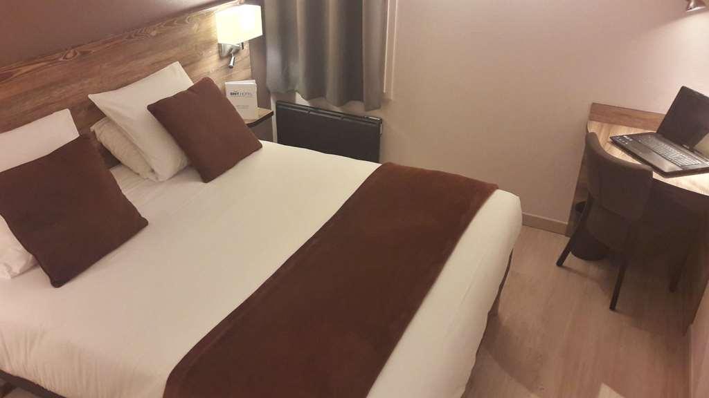 Brit Hotel Confort Pau Lons Rum bild
